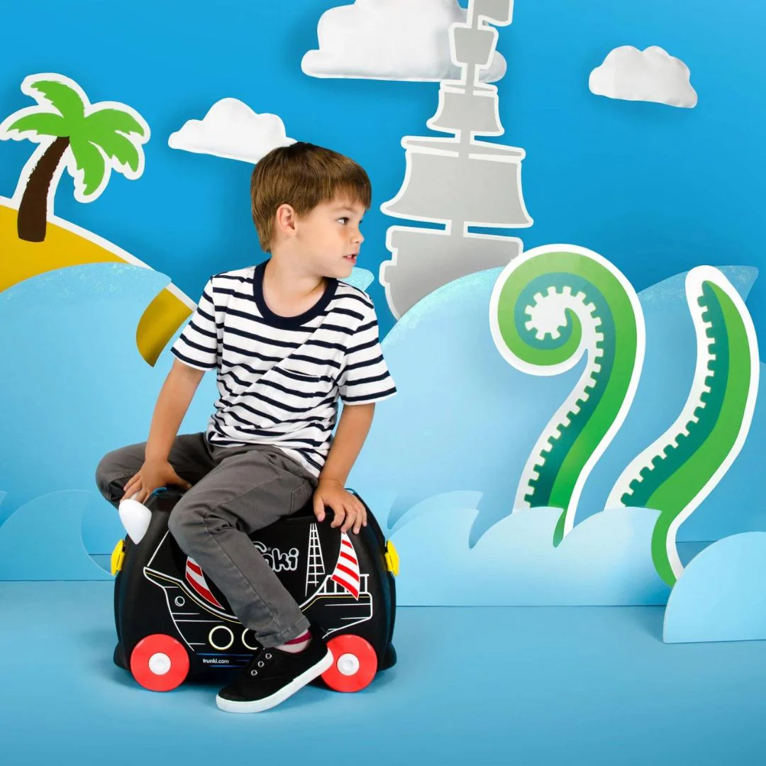 TRUNKI Kids ride-on hard side carry on suitcase T0312-GB01 Pedro Pirate Ship - Image 6